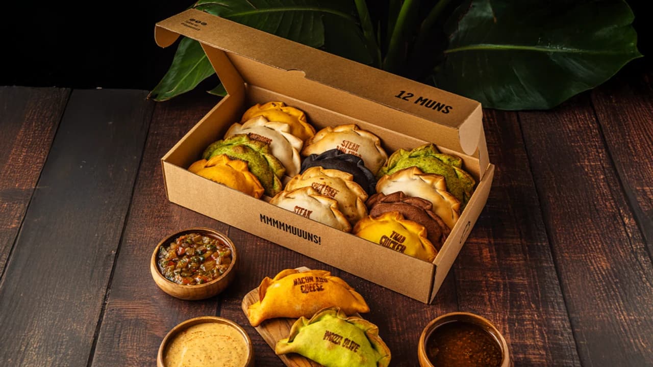 Official Las Muns brand image